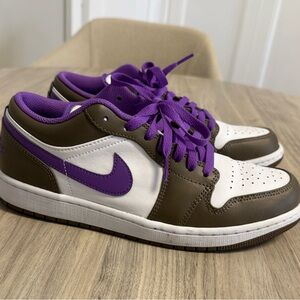 Nike Air Jordan 1 Low Purple Olive White Men’s 9.5 AJ1 Sneakers 553558-215